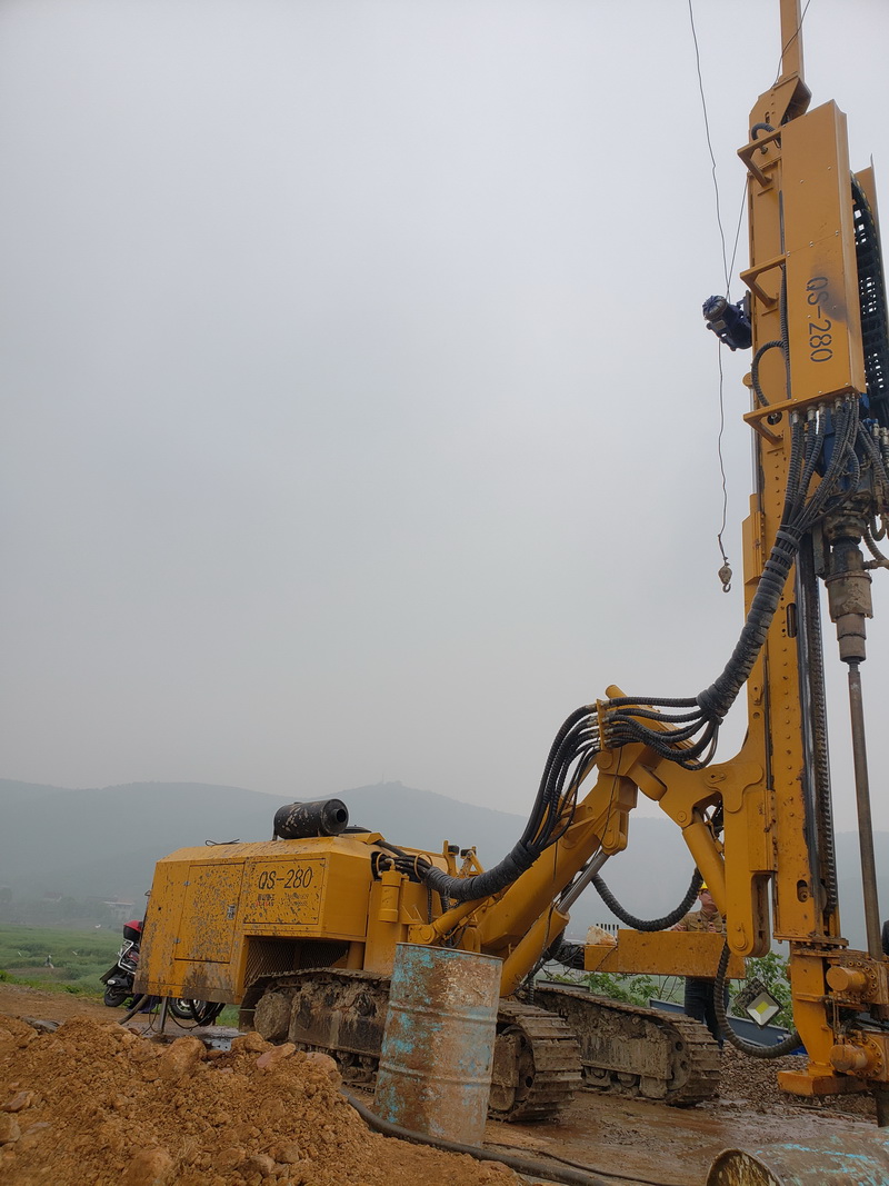 Construction of high pressure jet grouting leading hole of zhanggongmiao super large bridge in Li County, Changde County, Hunan Province