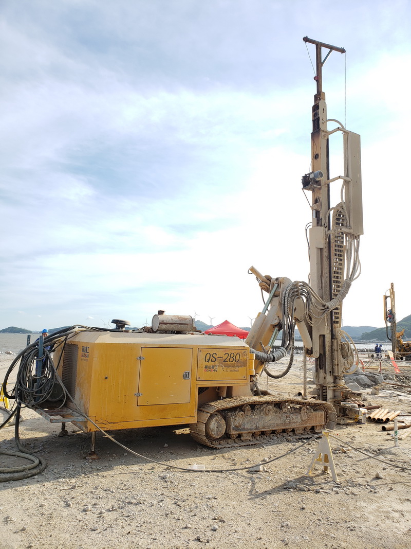 Construction of water stop curtain grouting leading hole for cofferdam of Fujian Yunxiao nuclear power plant